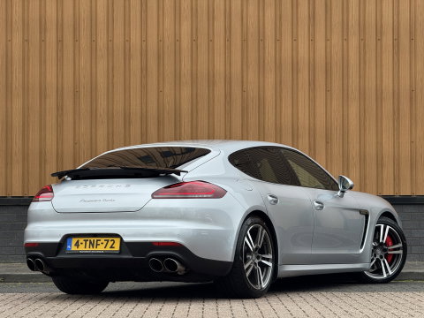 Porsche Panamera 4.8 Turbo | Facelift! | Origineel Nederlands | 520 PK! | Luchtvering | Apple Carplay | Android Auto | 20" Lichtmetaal | Leder | 360° Camera | Bose | Memory Stoelen |
