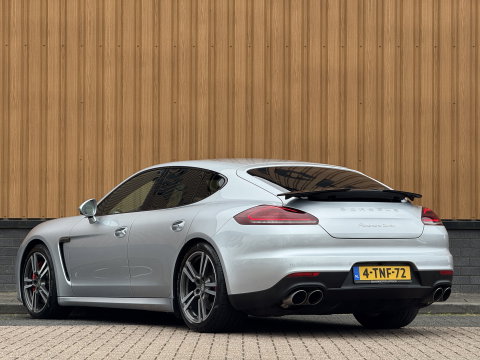 Porsche Panamera 4.8 Turbo | Facelift! | Origineel Nederlands | 520 PK! | Luchtvering | Apple Carplay | Android Auto | 20" Lichtmetaal | Leder | 360° Camera | Bose | Memory Stoelen |
