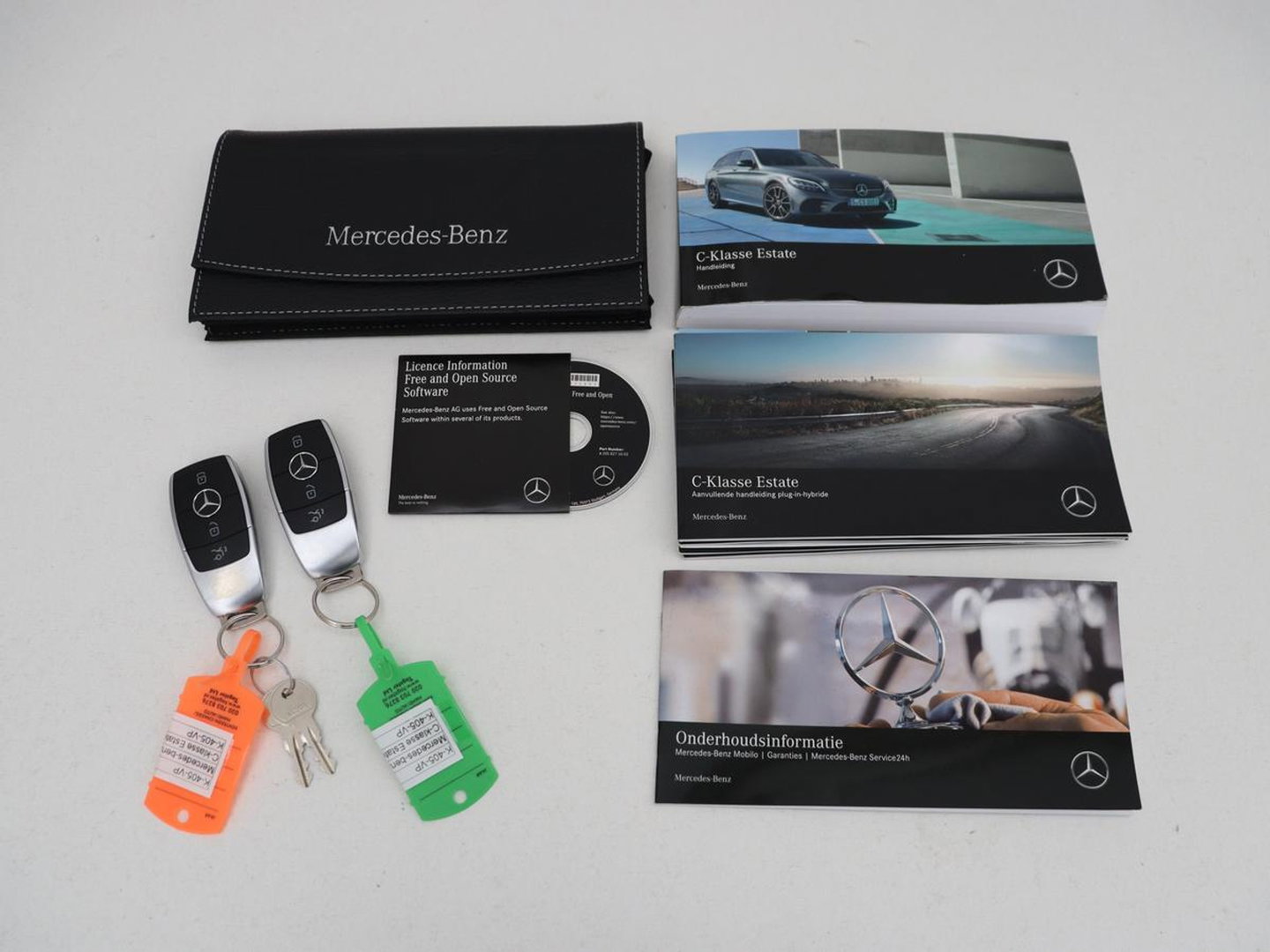 Mercedes-Benz C-Klasse Estate 300 e AMG Limited Edition | SOH 84.9% | Virtual | Trekhaak | 360 Camera | Navi | Carplay | Sportstoelen | Climate Control | Cruise Control | Elec. Kofferklep