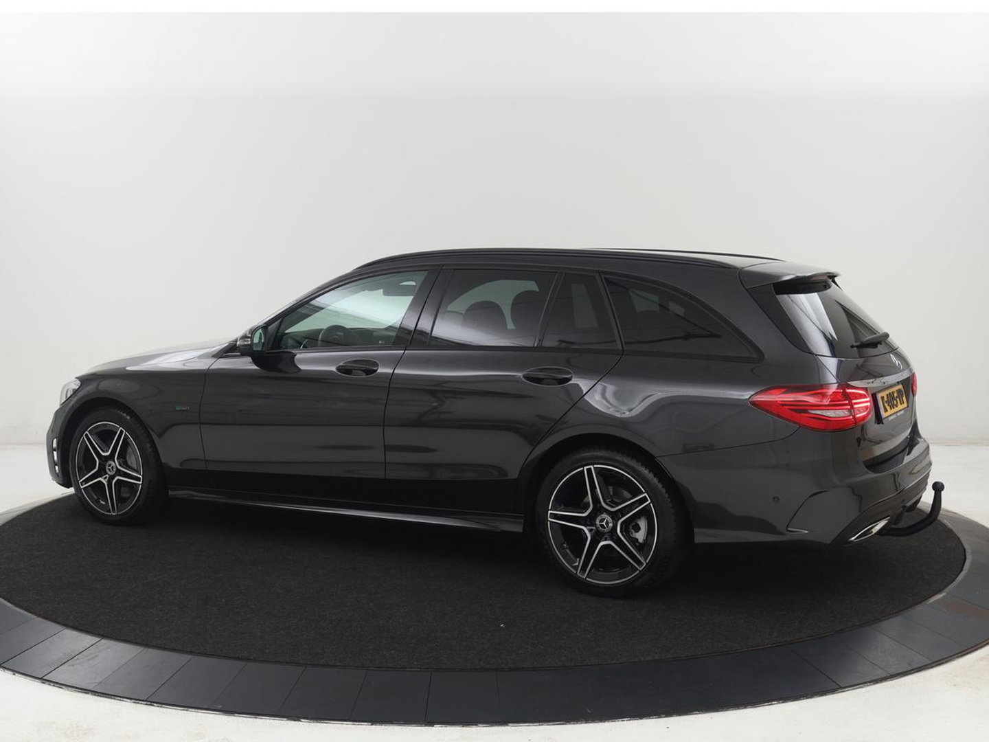 Mercedes-Benz C-Klasse Estate 300 e AMG Limited Edition | SOH 84.9% | Virtual | Trekhaak | 360 Camera | Navi | Carplay | Sportstoelen | Climate Control | Cruise Control | Elec. Kofferklep