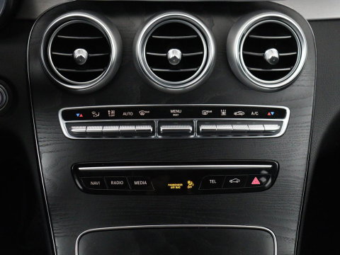 Mercedes-Benz C-Klasse Estate 300 e AMG Limited Edition | SOH 84.9% | Virtual | Trekhaak | 360 Camera | Navi | Carplay | Sportstoelen | Climate Control | Cruise Control | Elec. Kofferklep