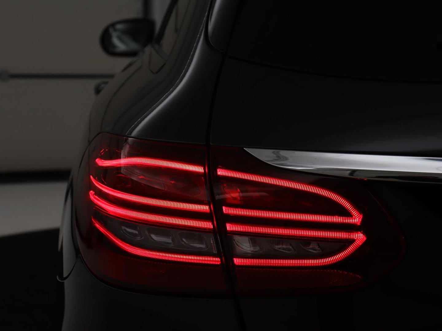 Mercedes-Benz C-Klasse Estate 300 e AMG Limited Edition | SOH 84.9% | Virtual | Trekhaak | 360 Camera | Navi | Carplay | Sportstoelen | Climate Control | Cruise Control | Elec. Kofferklep