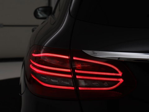 Mercedes-Benz C-Klasse Estate 300 e AMG Limited Edition | SOH 84.9% | Virtual | Trekhaak | 360 Camera | Navi | Carplay | Sportstoelen | Climate Control | Cruise Control | Elec. Kofferklep