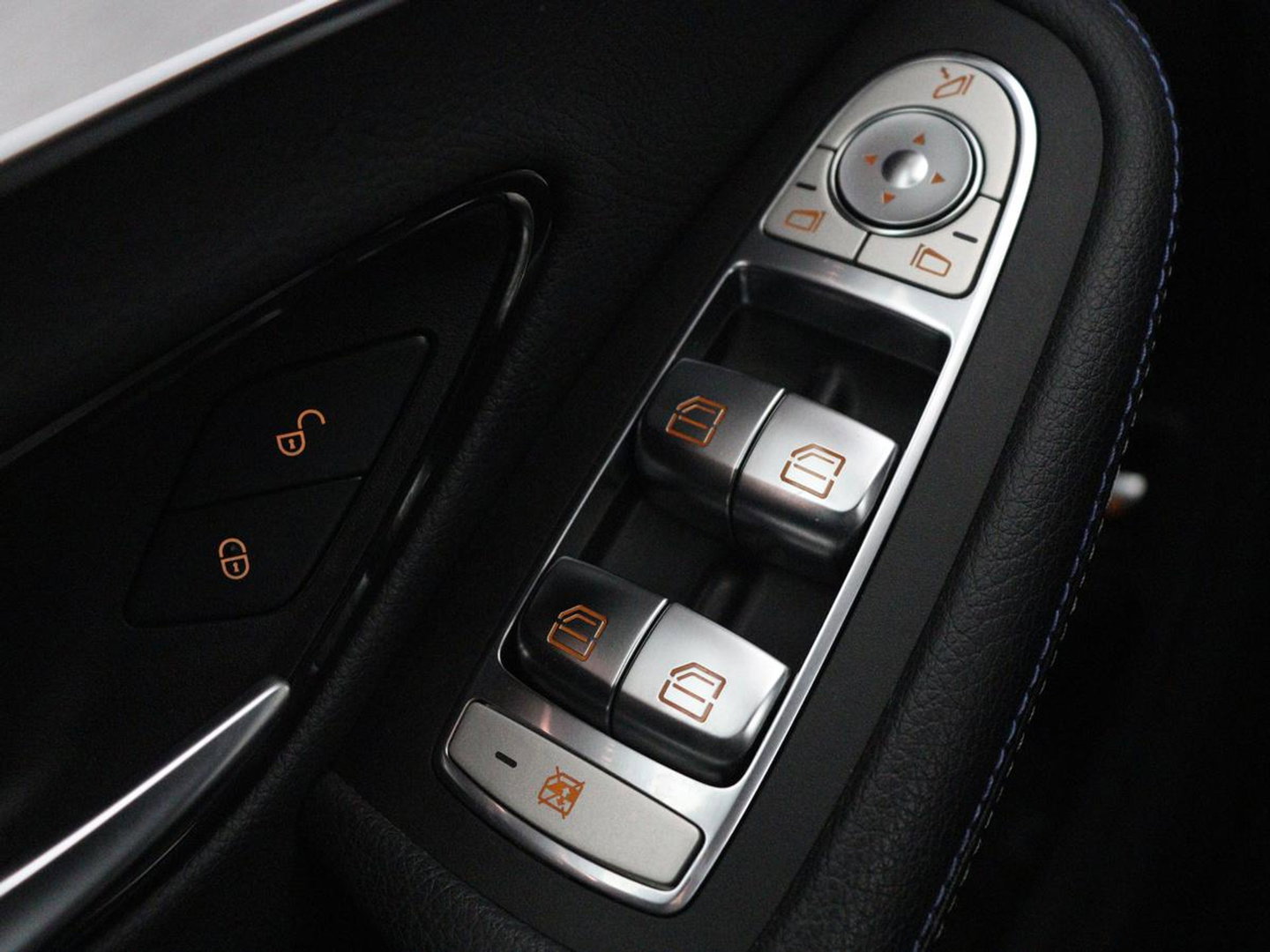 Mercedes-Benz C-Klasse Estate 300 e AMG Limited Edition | SOH 84.9% | Virtual | Trekhaak | 360 Camera | Navi | Carplay | Sportstoelen | Climate Control | Cruise Control | Elec. Kofferklep