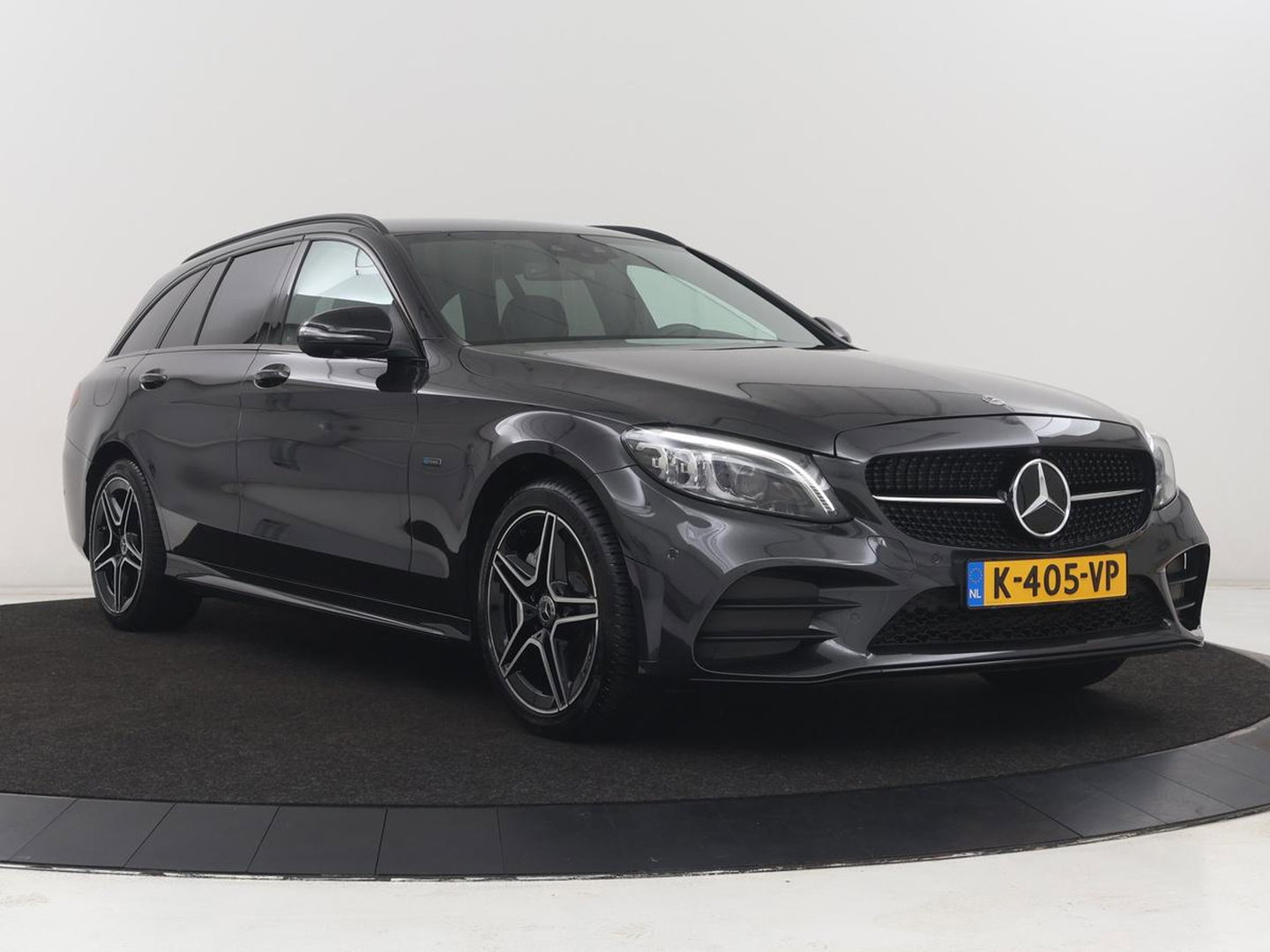 Mercedes-Benz C-Klasse Estate 300 e AMG Limited Edition | SOH 84.9% | Virtual | Trekhaak | 360 Camera | Navi | Carplay | Sportstoelen | Climate Control | Cruise Control | Elec. Kofferklep
