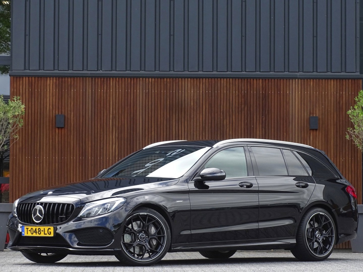 Mercedes-Benz C-Klasse Estate 450 367PK V6 AMG 4-MATIC / Burmester / Alcanatara / Distronic /