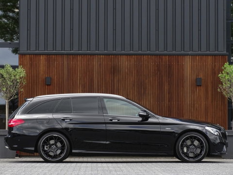 Mercedes-Benz C-Klasse Estate 450 367PK V6 AMG 4-MATIC / Burmester / Alcanatara / Distronic /