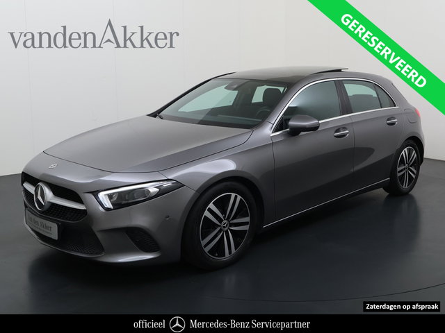 Mercedes-Benz A-Klasse - 200 Luxury 164pk // Panoramadak // Carplay // Sfeerverlichting // MultiBeam LED // Keyless Entry // Camera // Advanced Audio