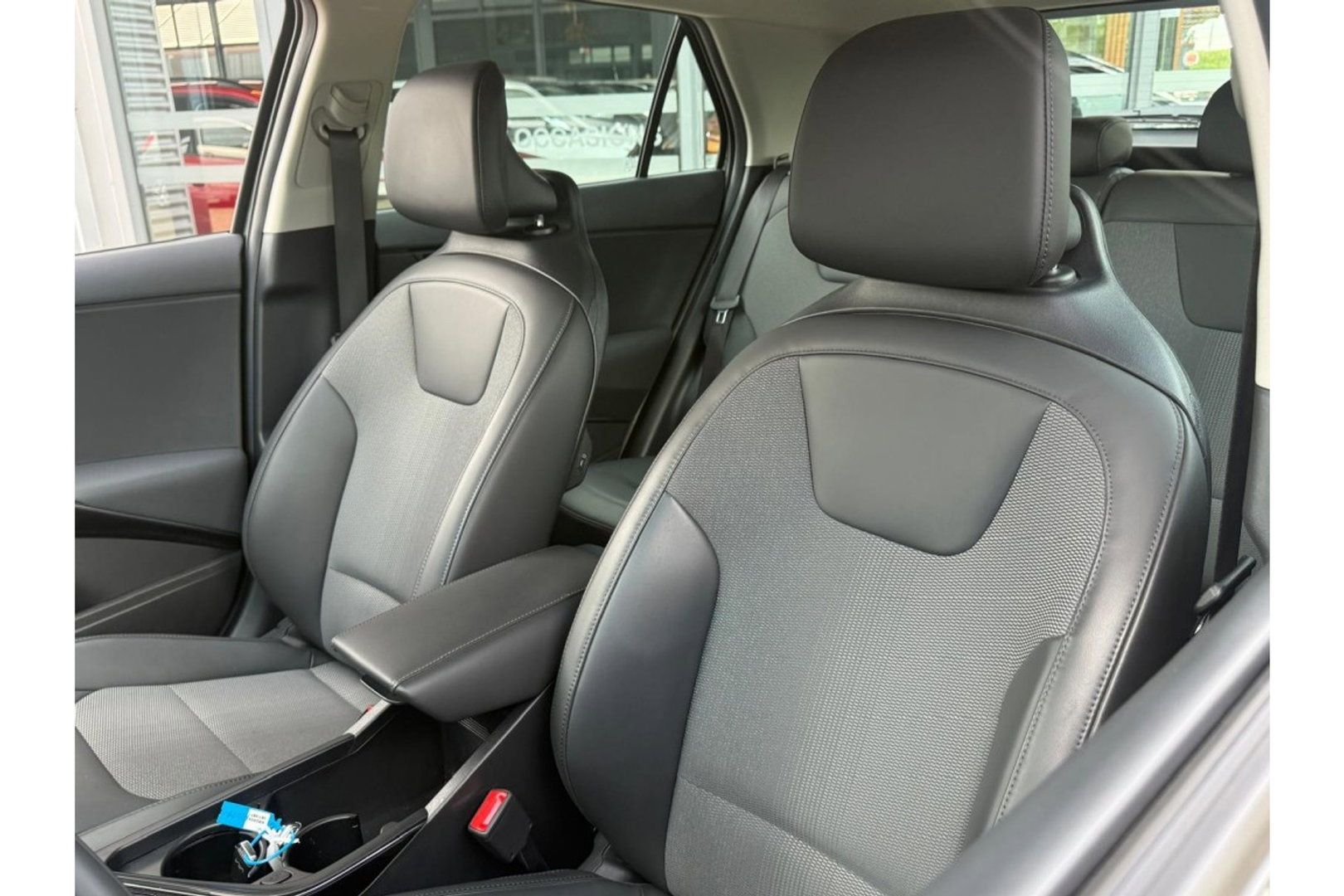 Kia Niro 1.6 GDI HEV DYNAM PLUS AUTOMAAT NAVI LMV PDC-CAMERA