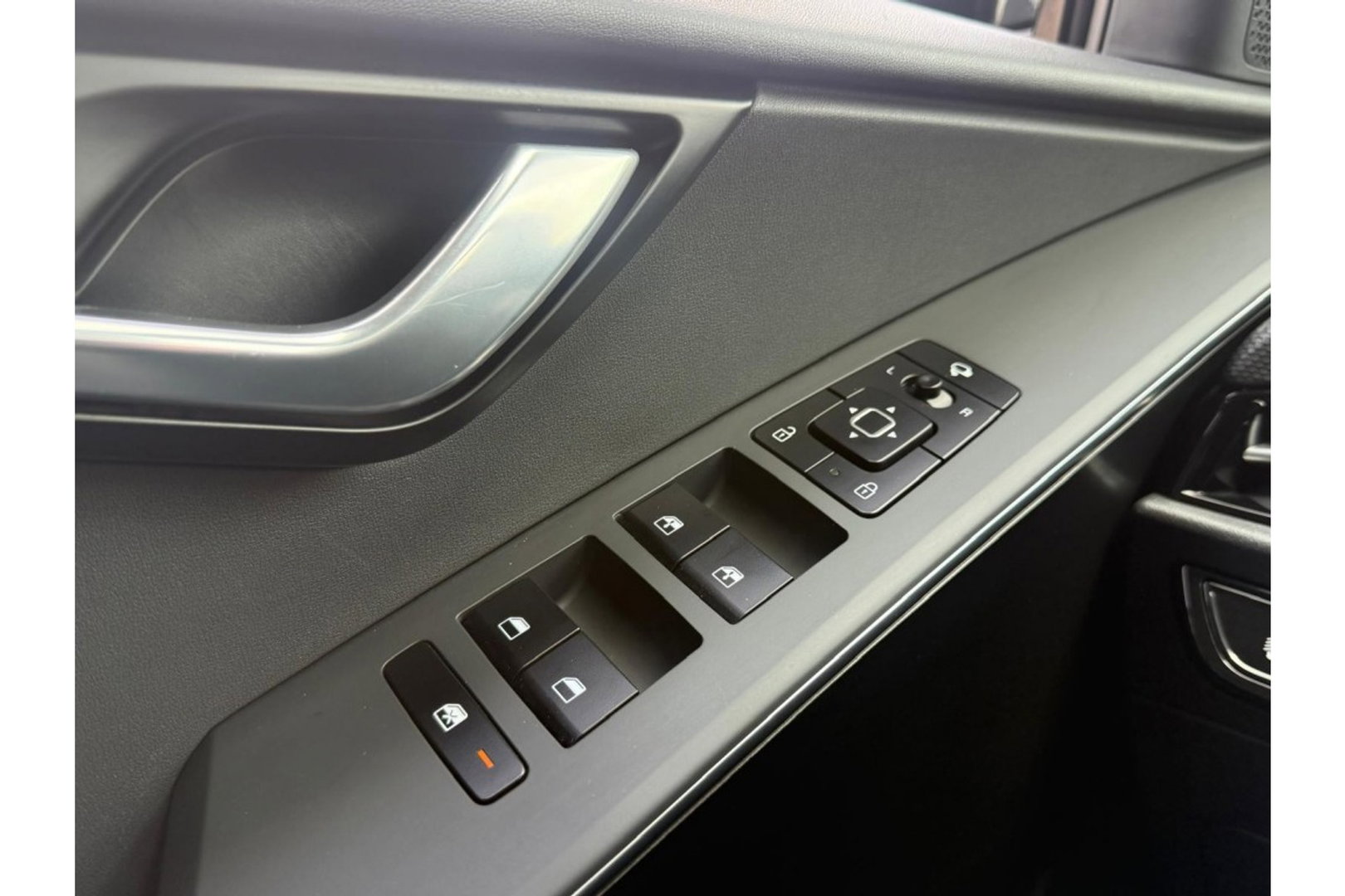 Kia Niro 1.6 GDI HEV DYNAM PLUS AUTOMAAT NAVI LMV PDC-CAMERA