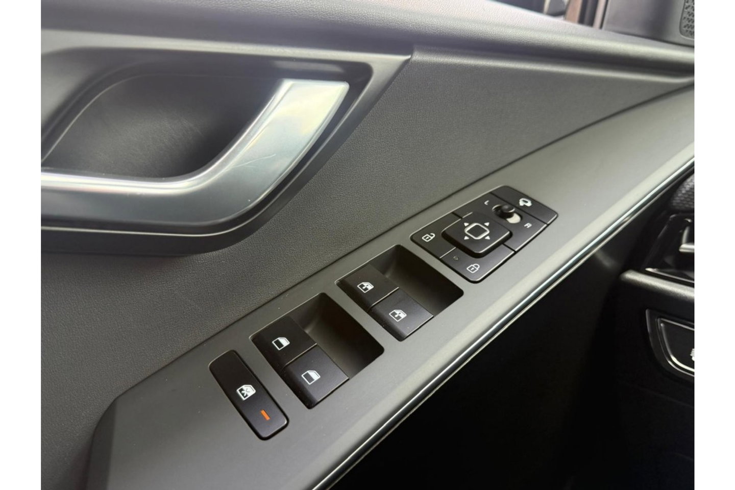 Kia Niro 1.6 GDI HEV DYNAM PLUS AUTOMAAT NAVI LMV PDC-CAMERA