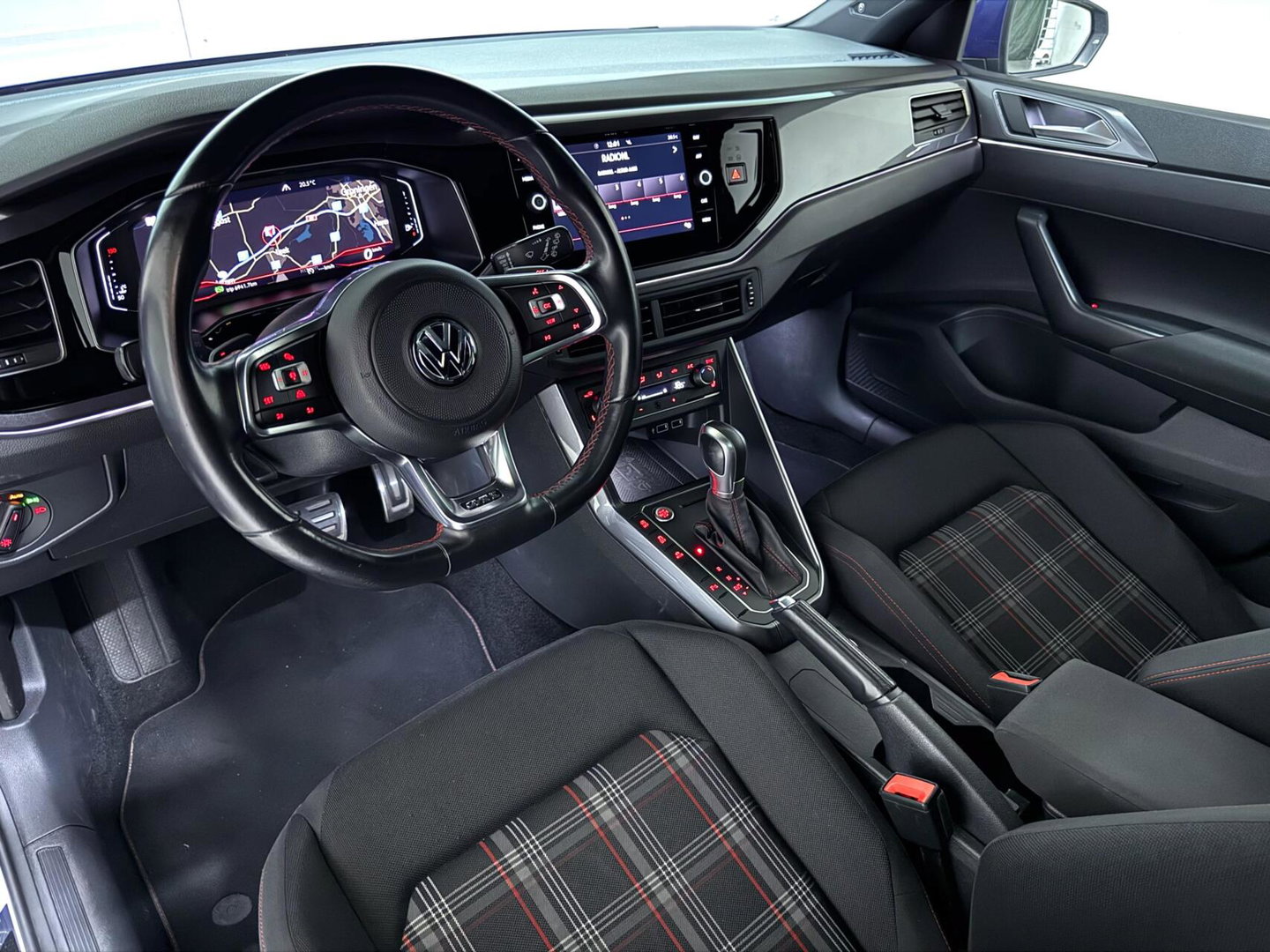 Volkswagen Polo 2.0 TSI GTI Pano Virtual Beats Carplay Camera