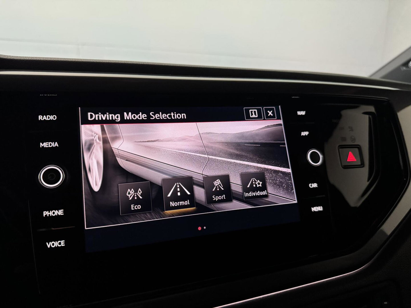 Volkswagen Polo 2.0 TSI GTI Pano Virtual Beats Carplay Camera