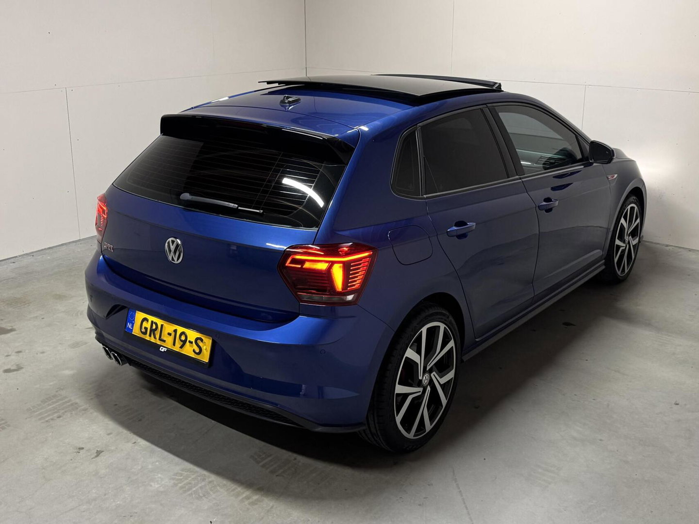 Volkswagen Polo 2.0 TSI GTI Pano Virtual Beats Carplay Camera