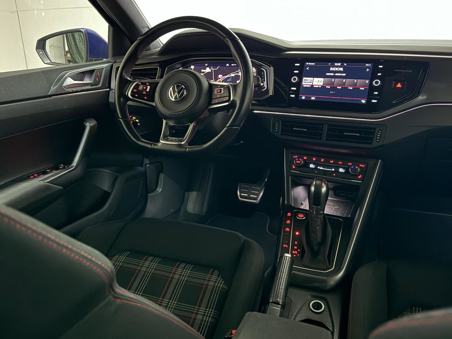 Volkswagen Polo 2.0 TSI GTI Pano Virtual Beats Carplay Camera