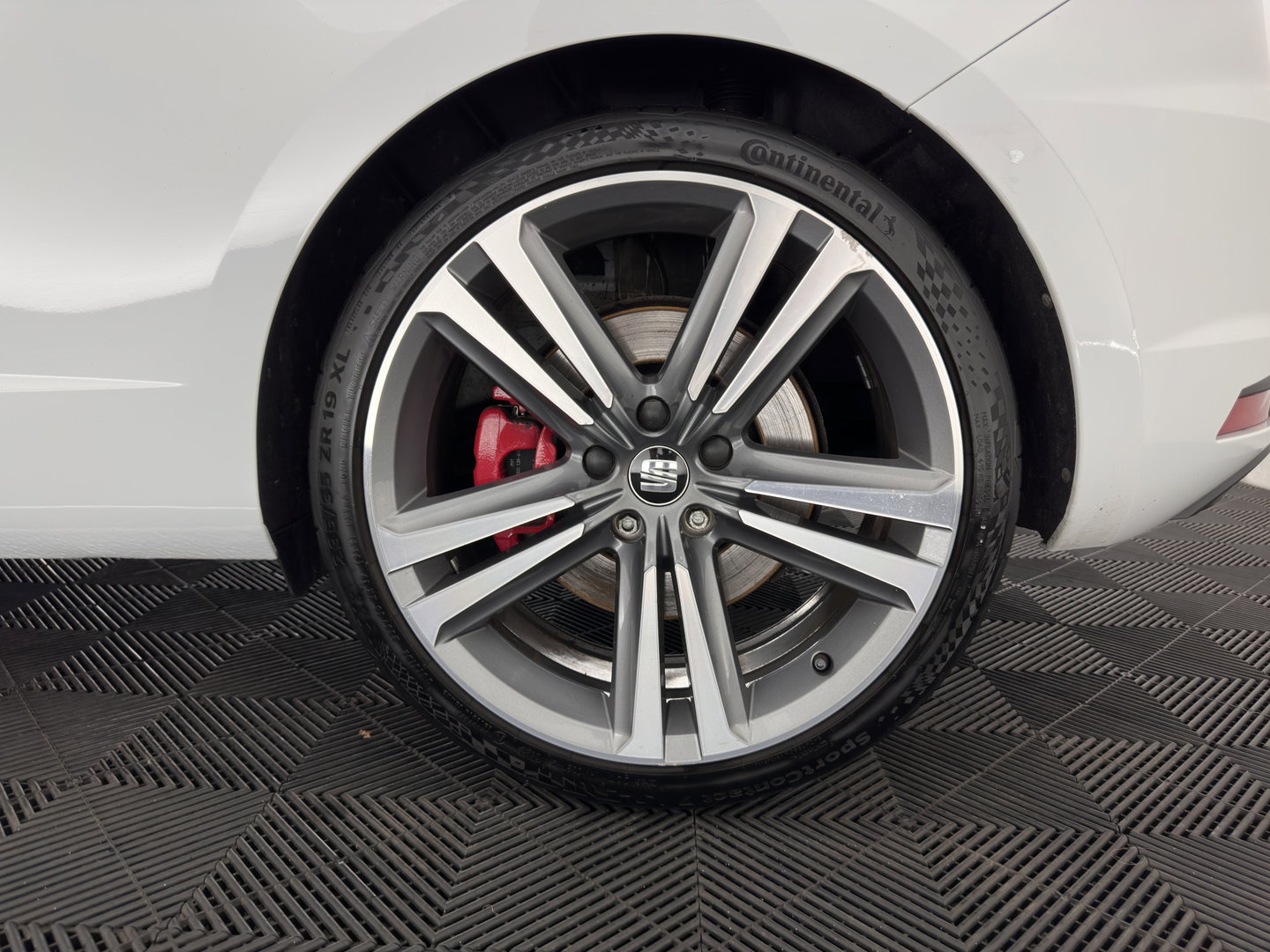 SEAT Leon SC 2.0 TSI Cupra 290 Aut. *PANO | LEATHER-MICROFIBRE | FULL-LED | ADAPTIVE-CRUISE | HEATED-SPORTSEATS | SEAT-SOUND | CAMERA | PRIVACY-GLASS | SHIFTss9rPADDLES | DAB+ | ECC | PDC | 19''ALU*