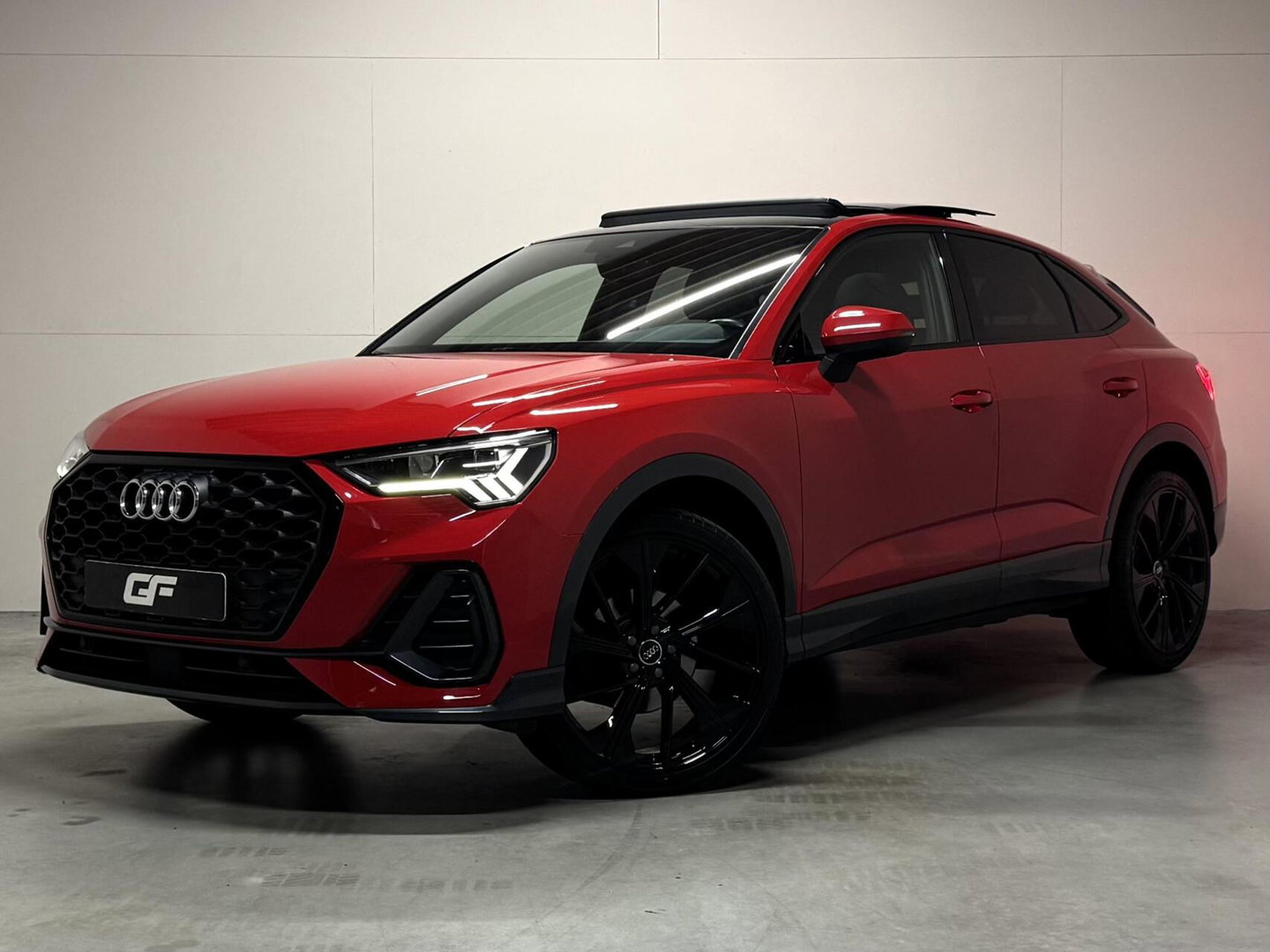 Audi Q3 35 TFSI S-Line Black Edition Pano B&O Leer Camera ACC