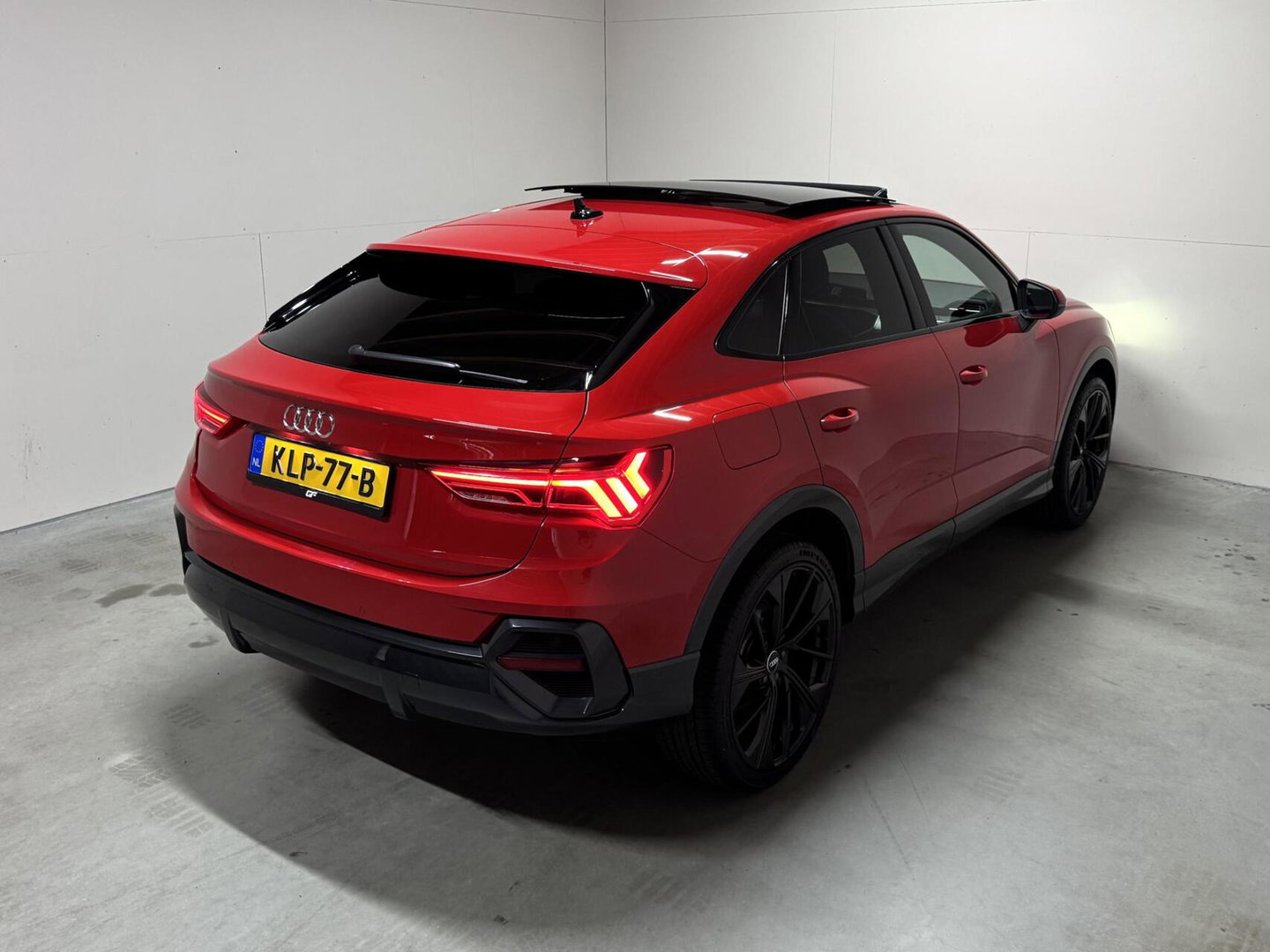 Audi Q3 35 TFSI S-Line Black Edition Pano B&O Leer Camera ACC