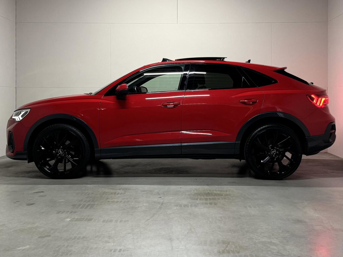 Audi Q3 35 TFSI S-Line Black Edition Pano B&O Leer Camera ACC
