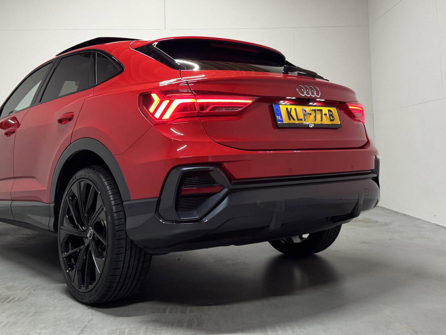 Audi Q3 35 TFSI S-Line Black Edition Pano B&O Leer Camera ACC