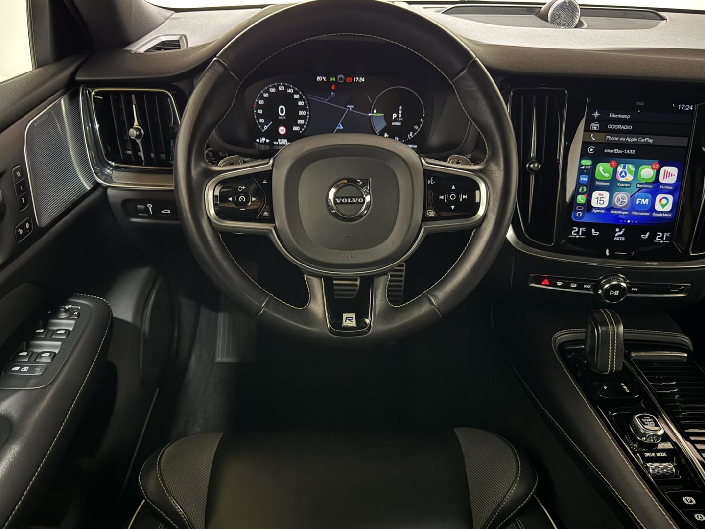 Volvo V60 2.0 T8 Recharge AWD R-Design Pano B&W 360° Memory Trekh.