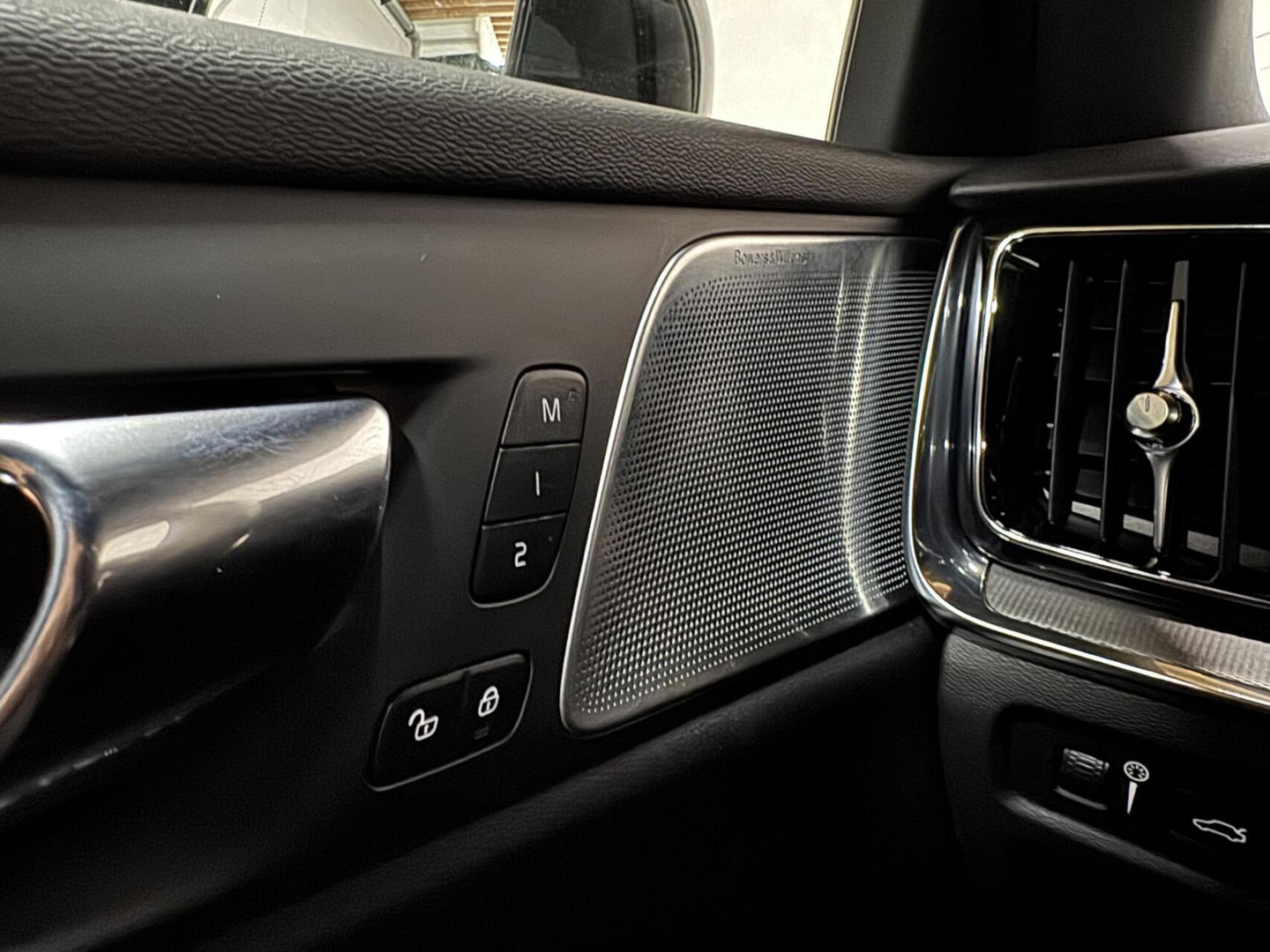 Volvo V60 2.0 T8 Recharge AWD R-Design Pano B&W 360° Memory Trekh.