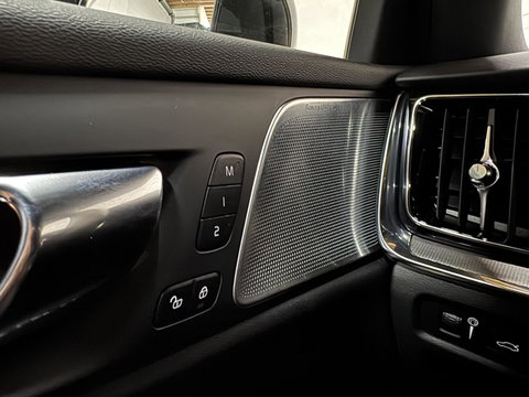 Volvo V60 2.0 T8 Recharge AWD R-Design Pano B&W 360° Memory Trekh.