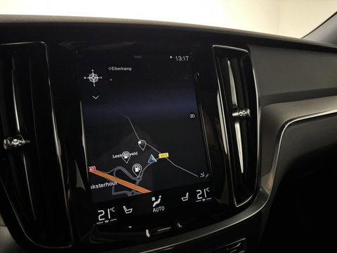 Volvo V60 2.0 T8 Recharge AWD R-Design Pano B&W 360° Memory Trekh.