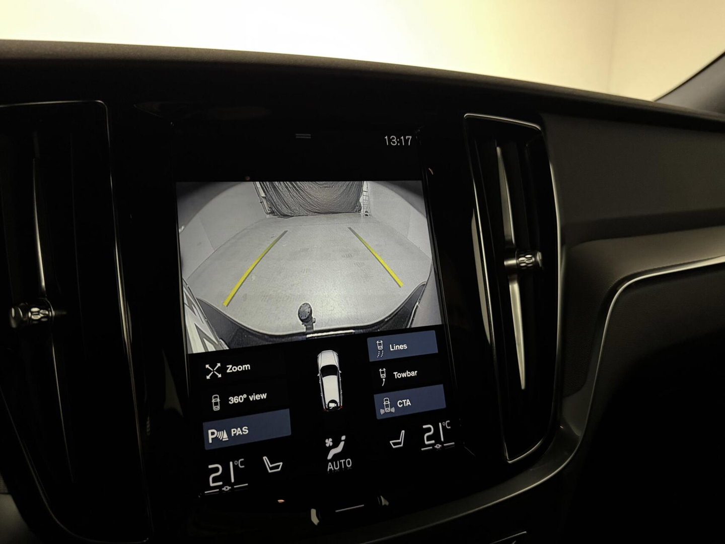 Volvo V60 2.0 T8 Recharge AWD R-Design Pano B&W 360° Memory Trekh.