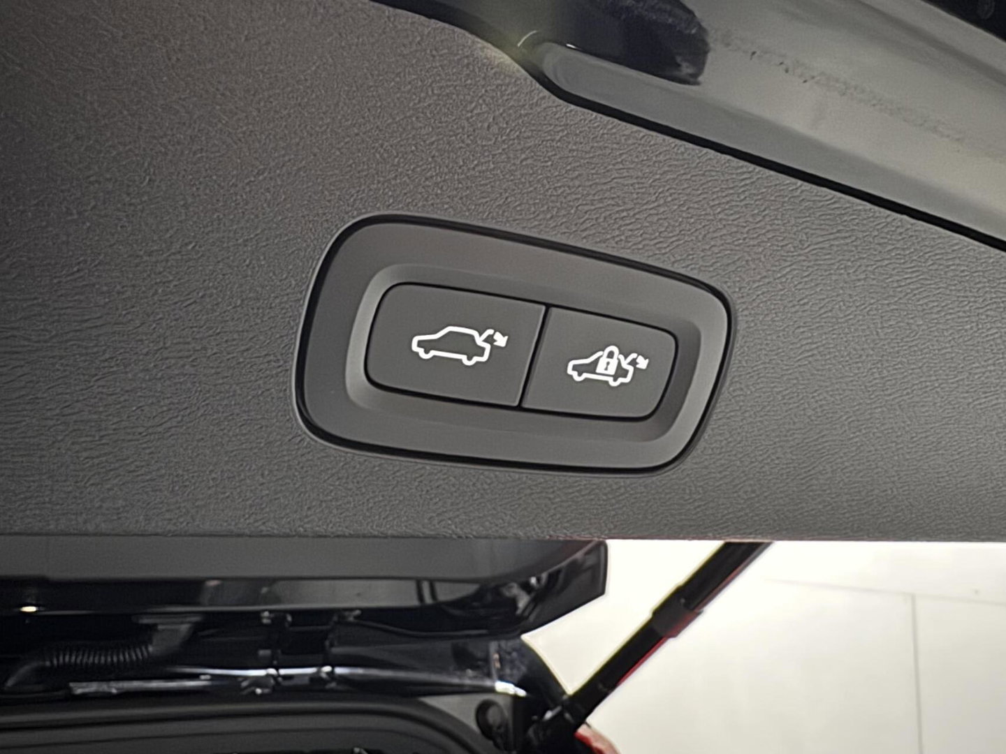Volvo V60 2.0 T8 Recharge AWD R-Design Pano B&W 360° Memory Trekh.
