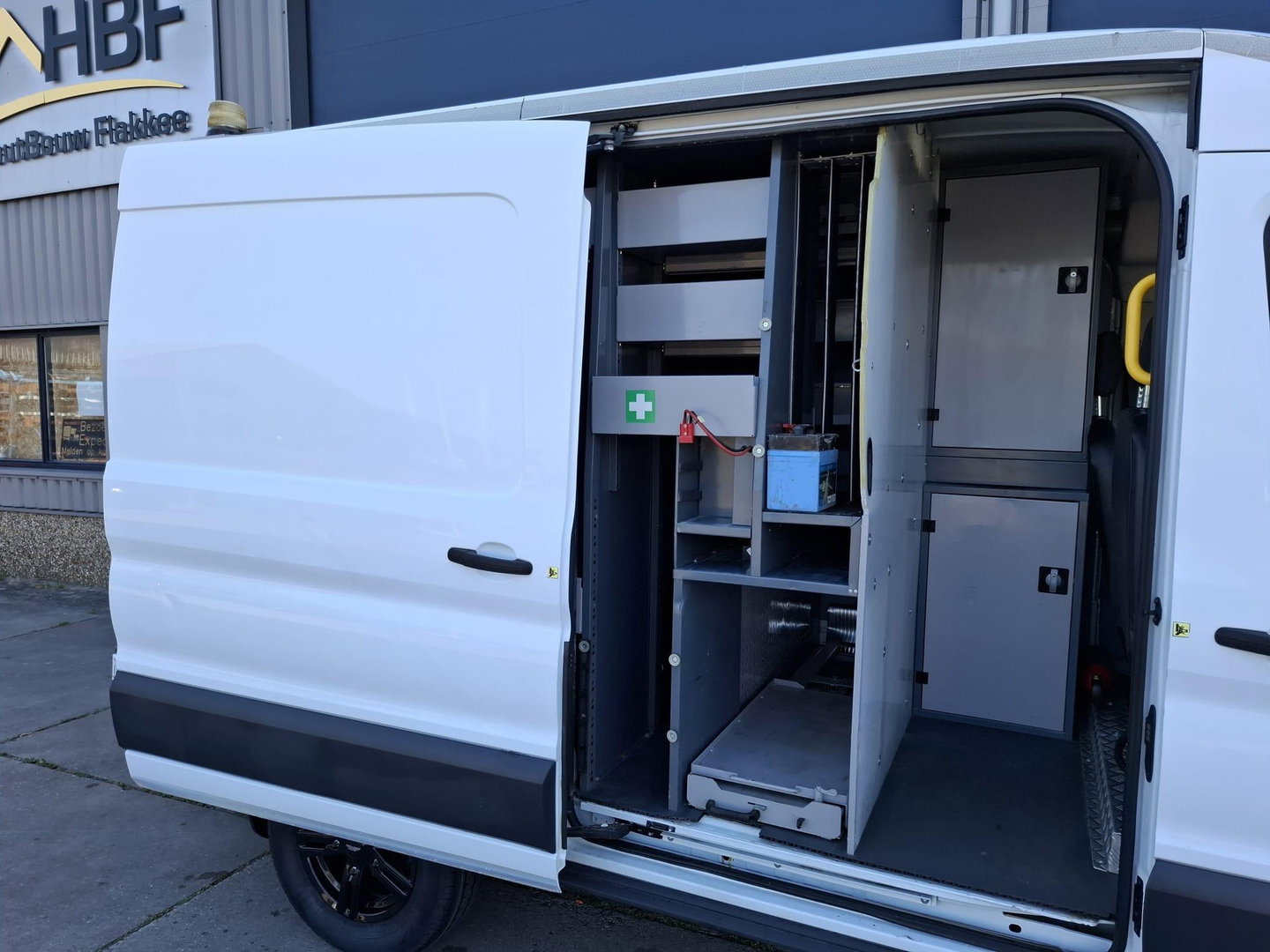 Ford Transit 350 2.0 TDCI L2H3 Trend AIRCO / CRUISE CONTROLE / L2H2 / KASTEN INRICHTING / EURO 6