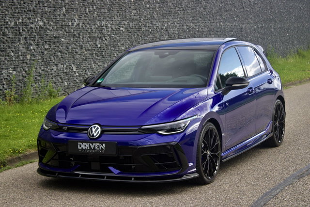 Volkswagen Golf - 8.5R| Akrapovic - Pano - H/K - HUD - Bodykit