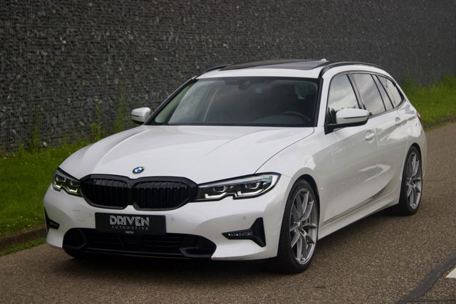 BMW 3 Serie - Touring 330i High Executive