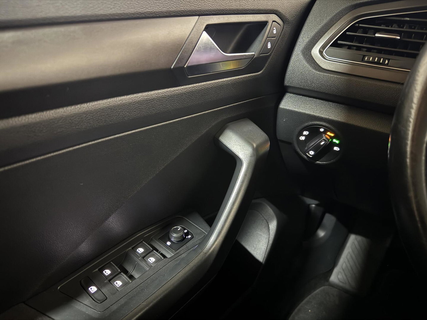 Volkswagen T-Roc 1.0 TSI Style CarPlay ACC Navi Trekh. NAP