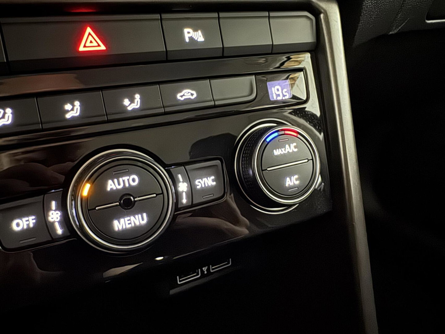 Volkswagen T-Roc 1.0 TSI Style CarPlay ACC Navi Trekh. NAP