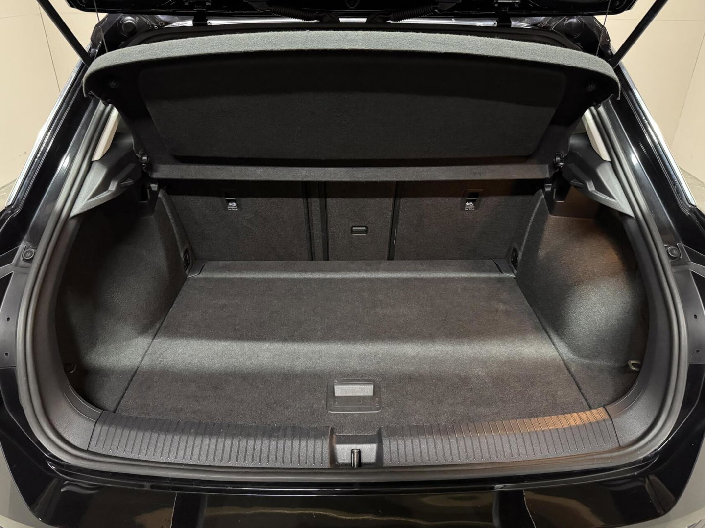 Volkswagen T-Roc 1.0 TSI Style CarPlay ACC Navi Trekh. NAP