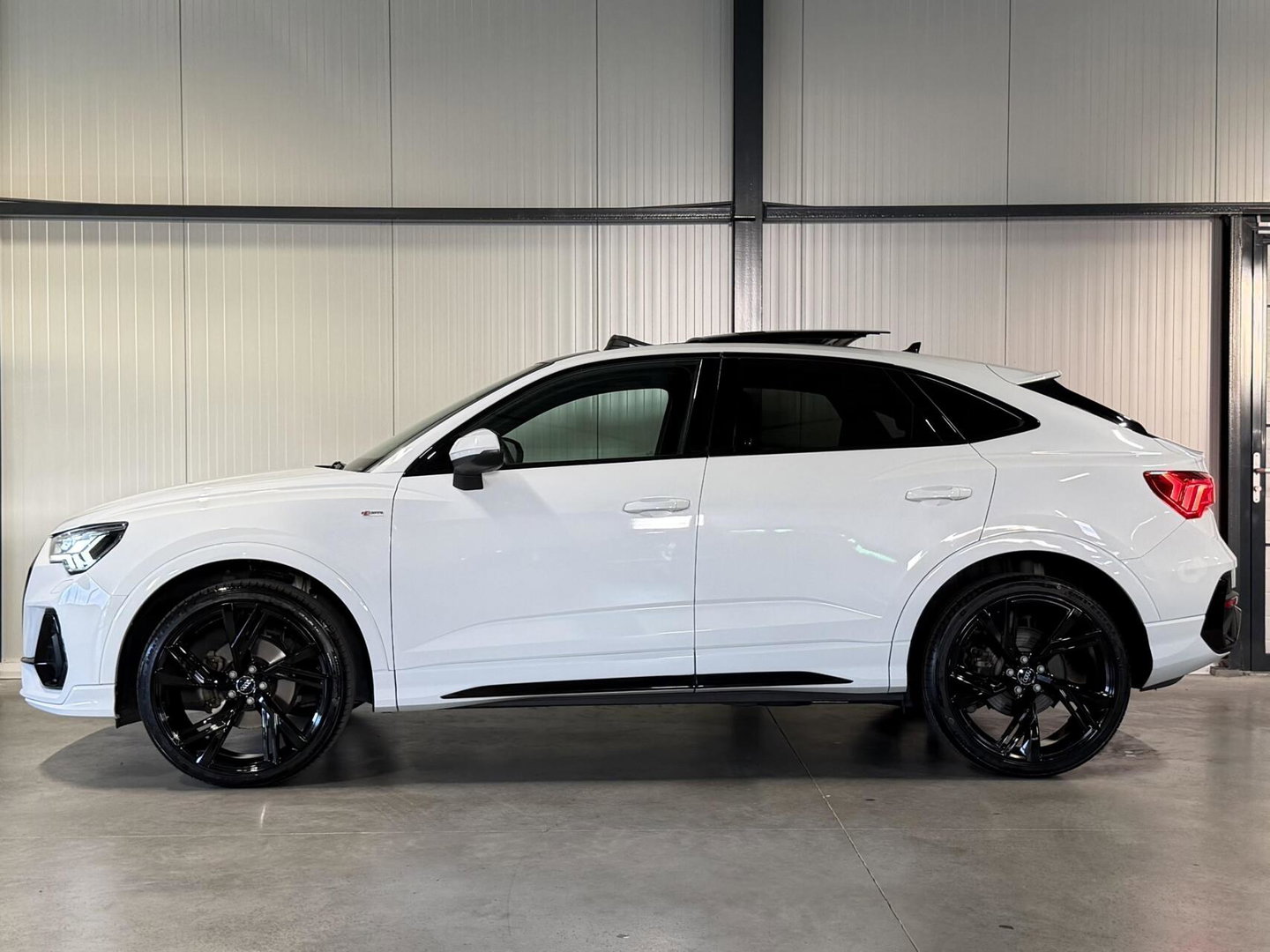 Audi Q3 35 TFSI 3X S-line Pano Virtual leer Black Optic NAP