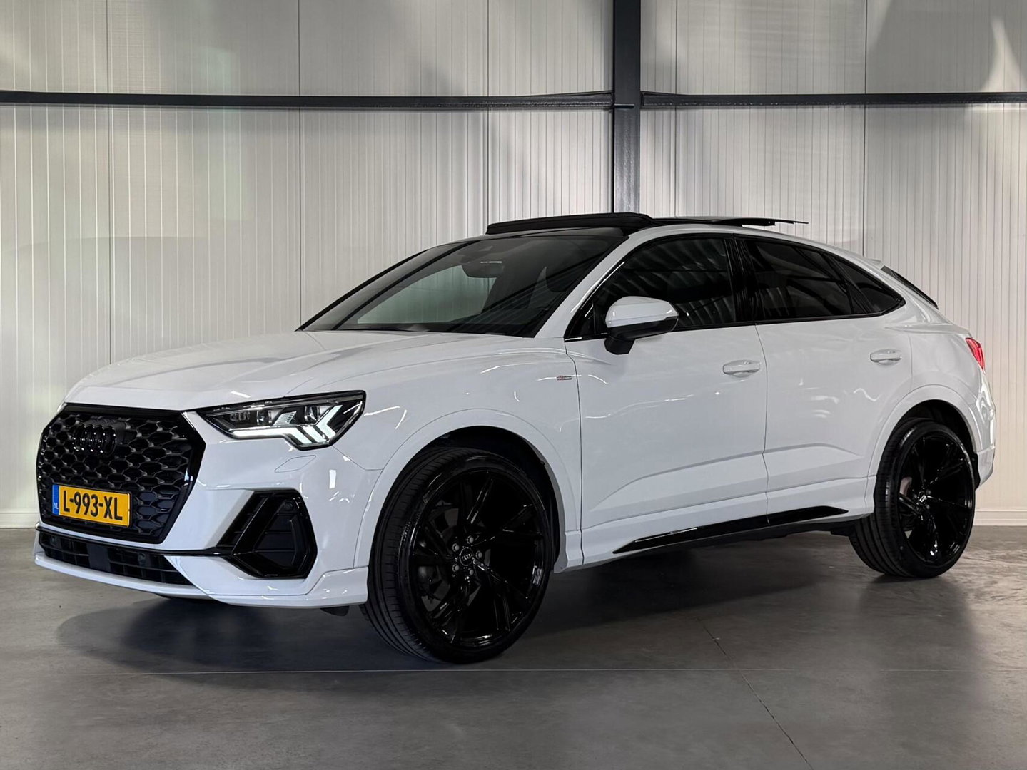 Audi Q3 35 TFSI 3X S-line Pano Virtual leer Black Optic NAP