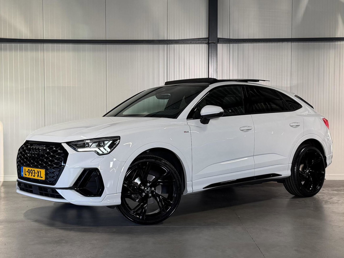 Audi Q3 35 TFSI 3X S-line Pano Virtual leer Black Optic NAP