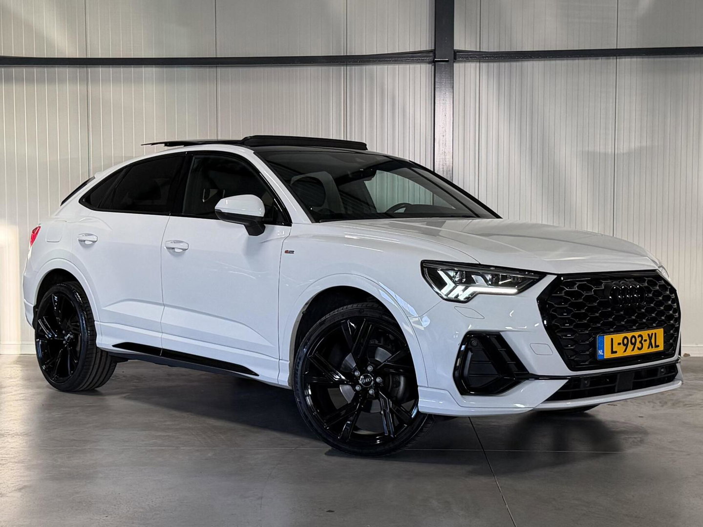 Audi Q3 35 TFSI 3X S-line Pano Virtual leer Black Optic NAP