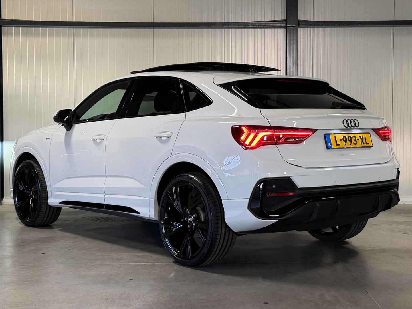 Audi Q3 35 TFSI 3X S-line Pano Virtual leer Black Optic NAP