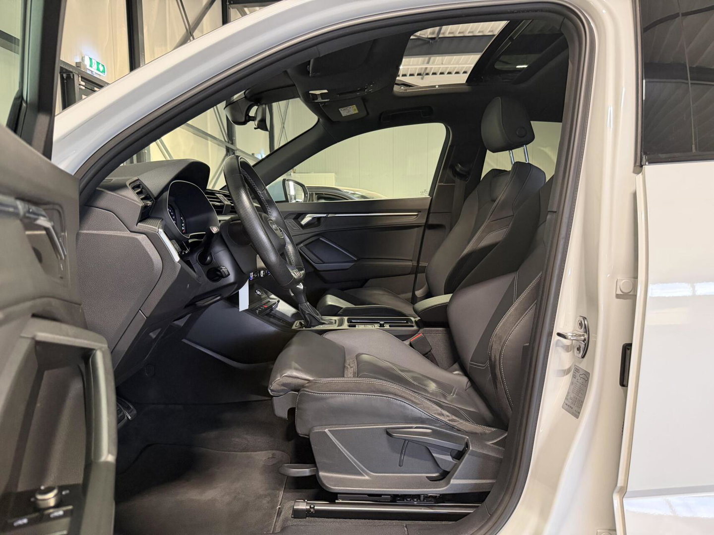 Audi Q3 35 TFSI 3X S-line Pano Virtual leer Black Optic NAP