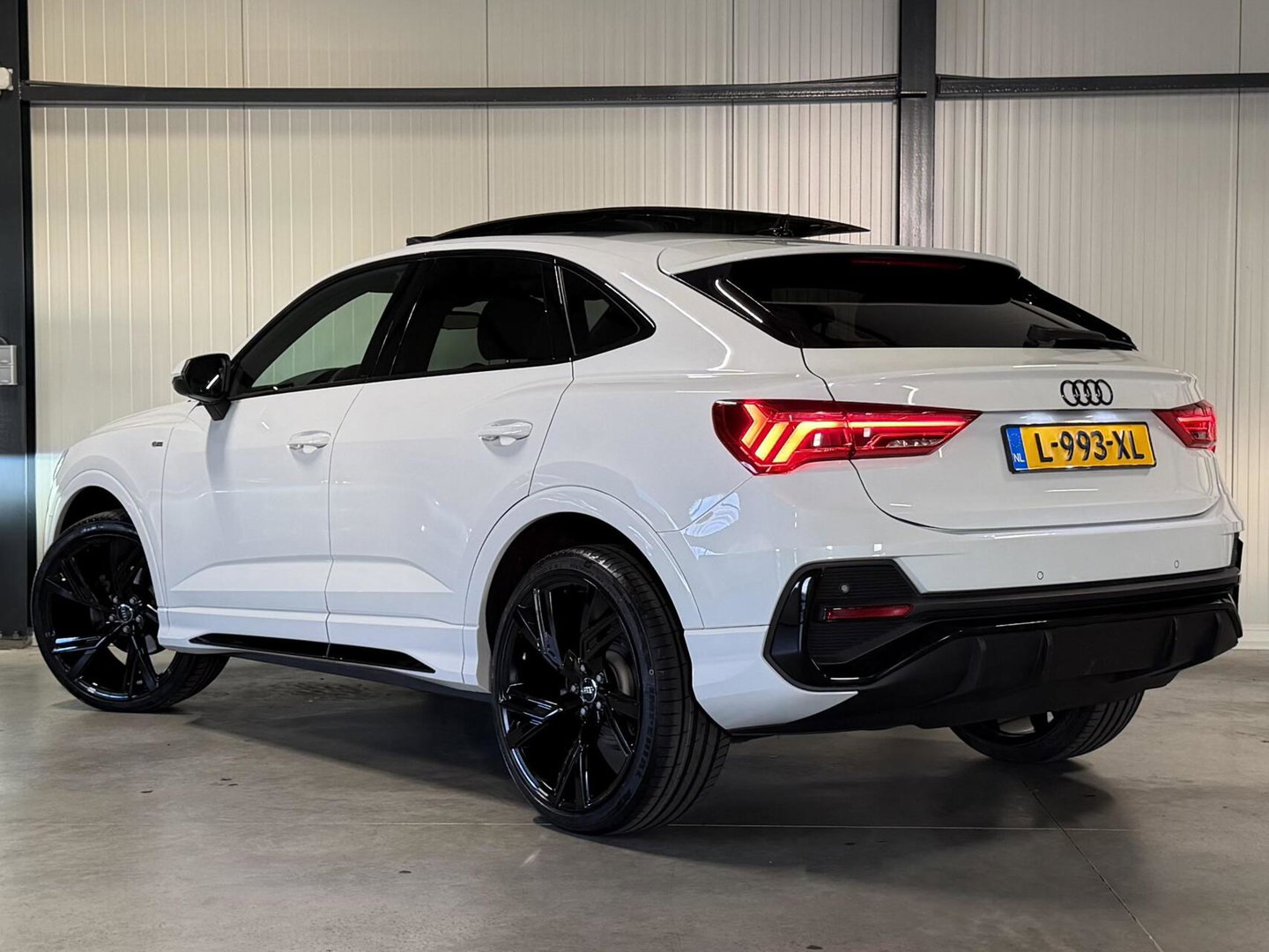 Audi Q3 35 TFSI 3X S-line Pano Virtual leer Black Optic NAP