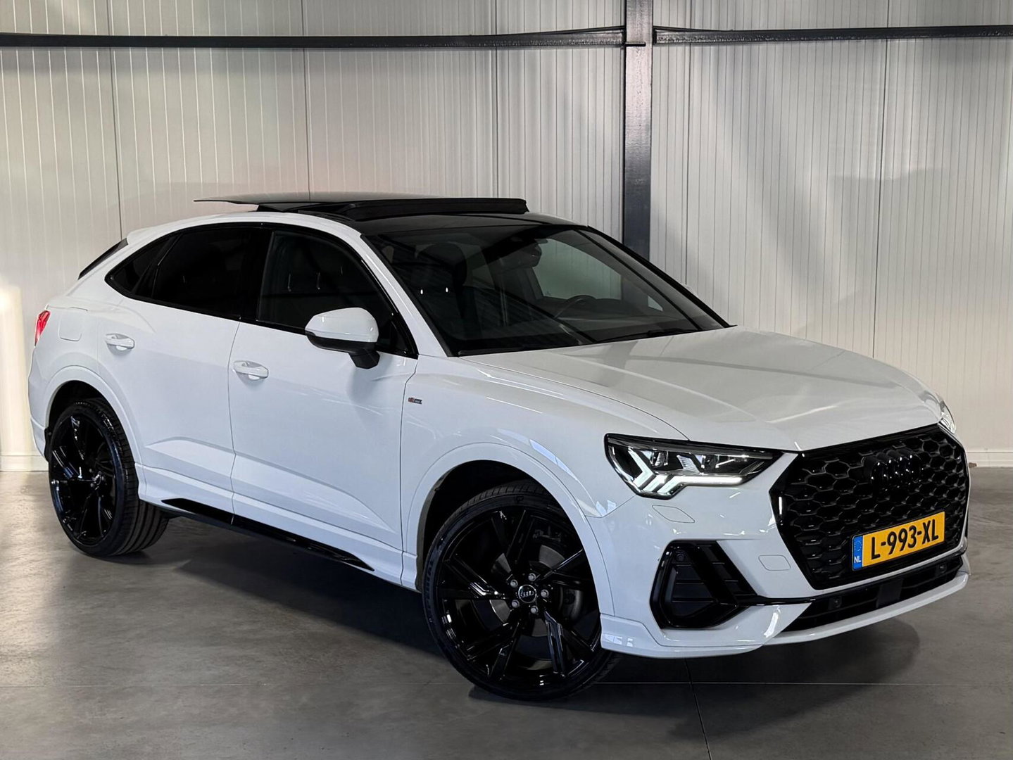 Audi Q3 35 TFSI 3X S-line Pano Virtual leer Black Optic NAP