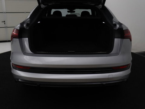 Audi e-tron Sportback 50 quattro S edition 71 kWh | SOH 90.4 | Panoramadak | Adaptive cruise | Matrix LED | Elek. Stoelen | Memory | Stoelverwarming | Camera | DAB |