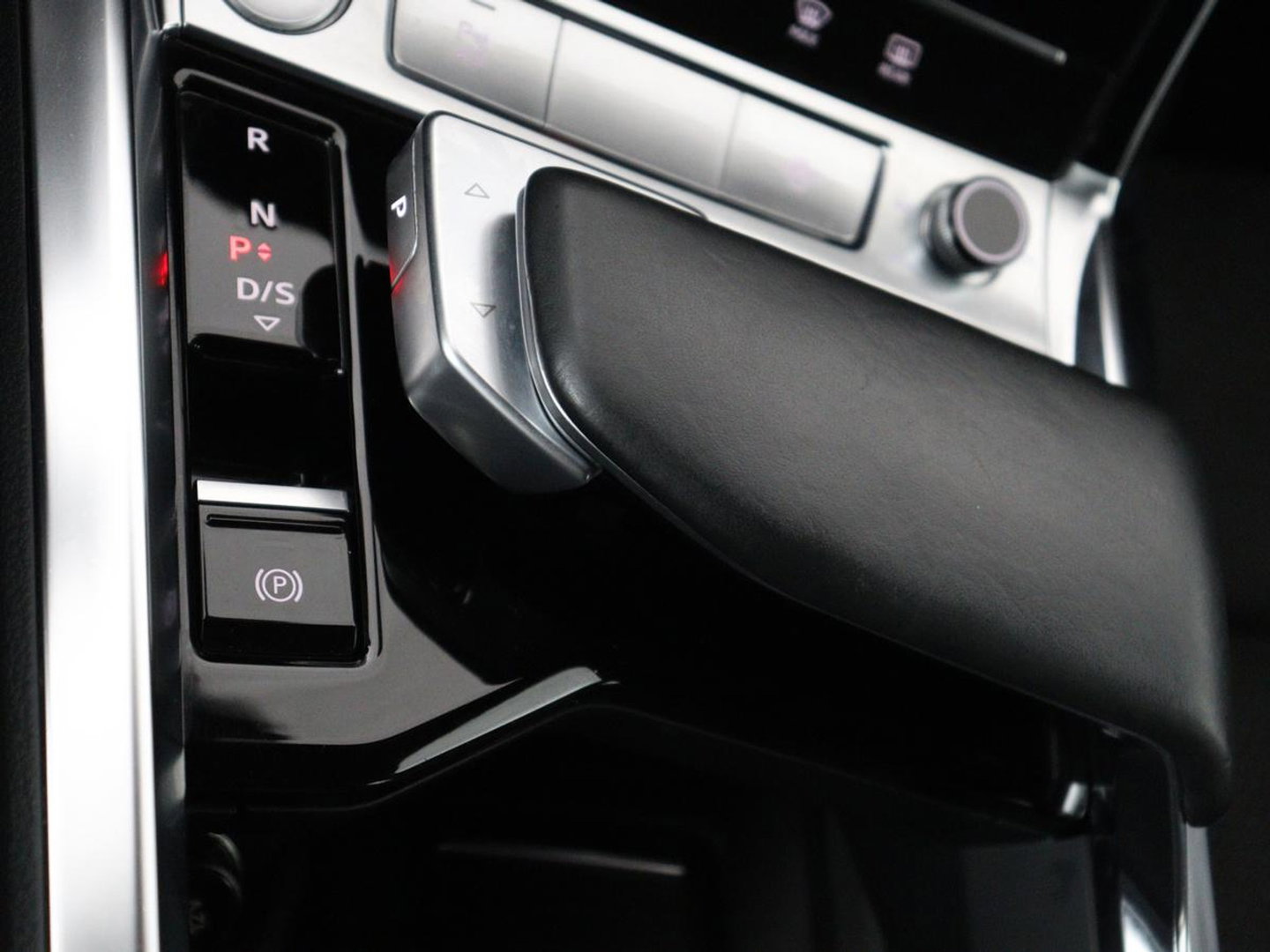 Audi e-tron Sportback 50 quattro S edition 71 kWh | SOH 90.4 | Panoramadak | Adaptive cruise | Matrix LED | Elek. Stoelen | Memory | Stoelverwarming | Camera | DAB |