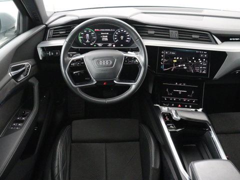 Audi e-tron Sportback 50 quattro S edition 71 kWh | SOH 90.4 | Panoramadak | Adaptive cruise | Matrix LED | Elek. Stoelen | Memory | Stoelverwarming | Camera | DAB |