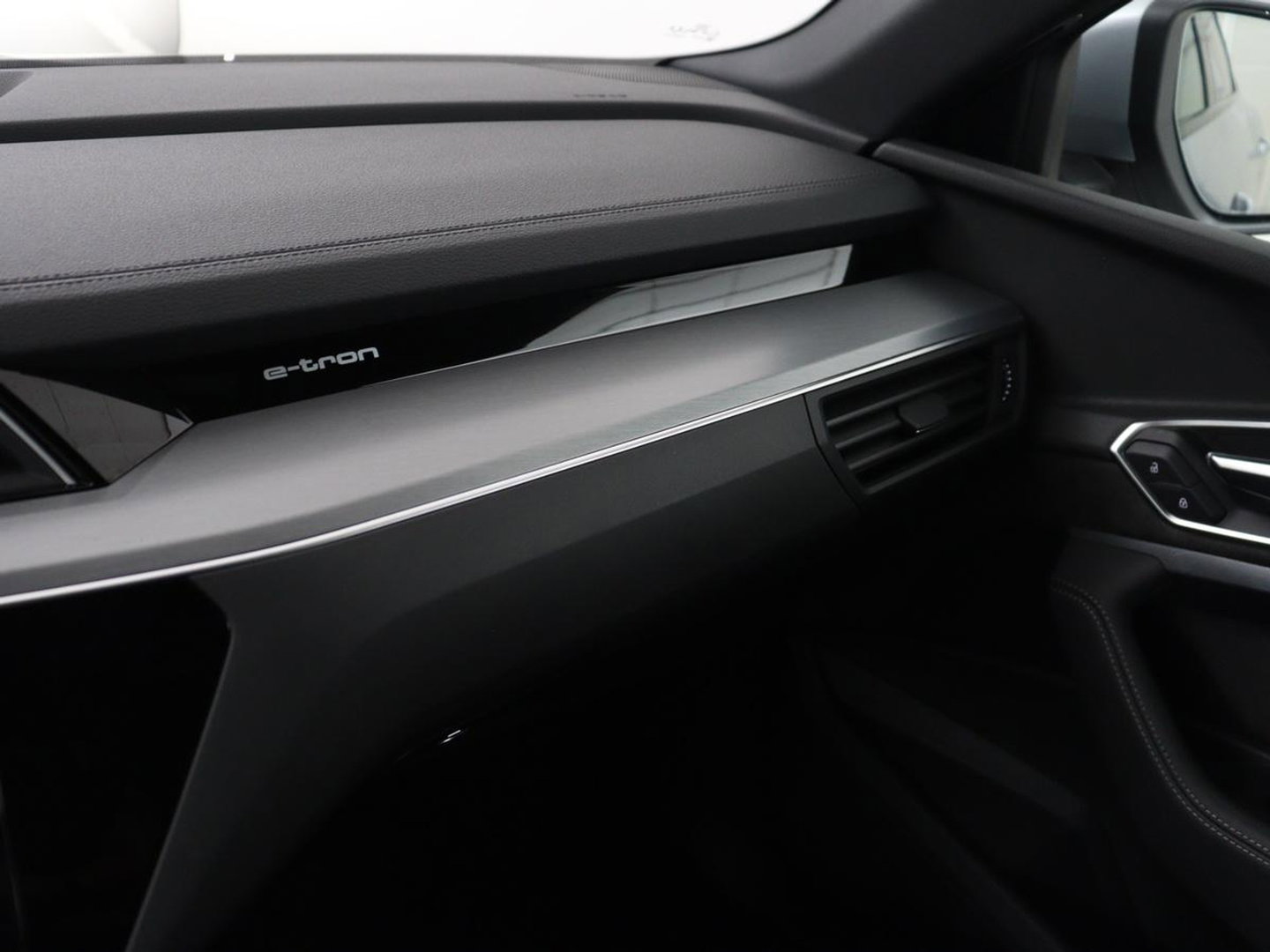 Audi e-tron Sportback 50 quattro S edition 71 kWh | SOH 90.4 | Panoramadak | Adaptive cruise | Matrix LED | Elek. Stoelen | Memory | Stoelverwarming | Camera | DAB |