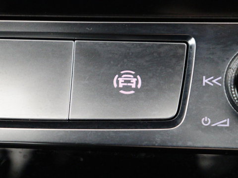 Audi e-tron Sportback 50 quattro S edition 71 kWh | SOH 90.4 | Panoramadak | Adaptive cruise | Matrix LED | Elek. Stoelen | Memory | Stoelverwarming | Camera | DAB |