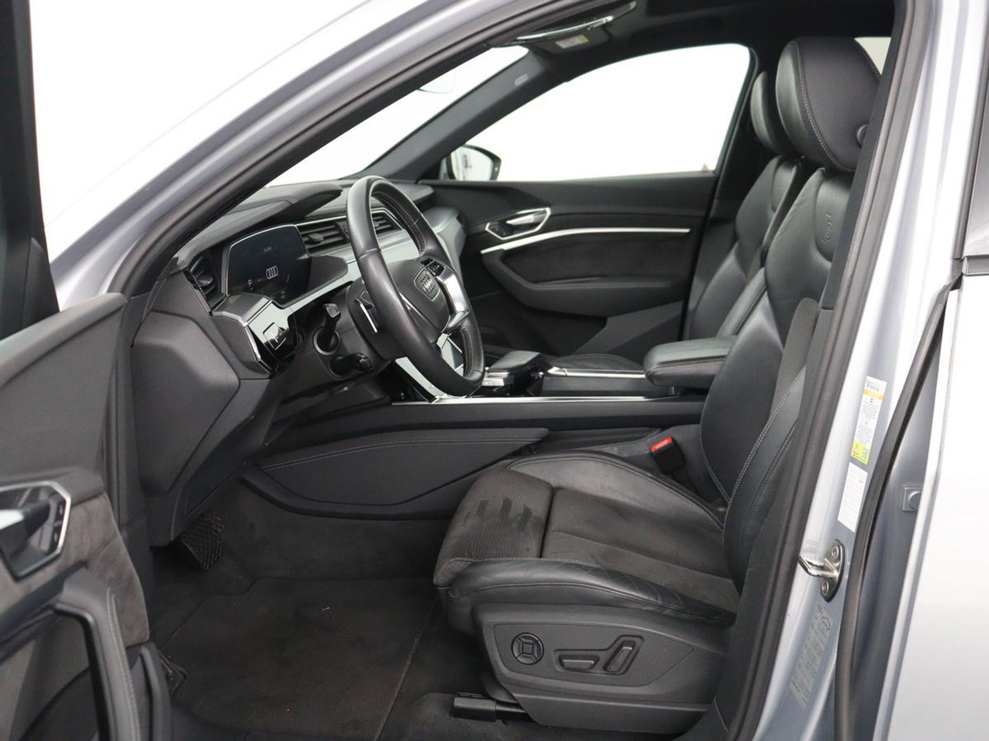 Audi e-tron Sportback 50 quattro S edition 71 kWh | SOH 90.4 | Panoramadak | Adaptive cruise | Matrix LED | Elek. Stoelen | Memory | Stoelverwarming | Camera | DAB |
